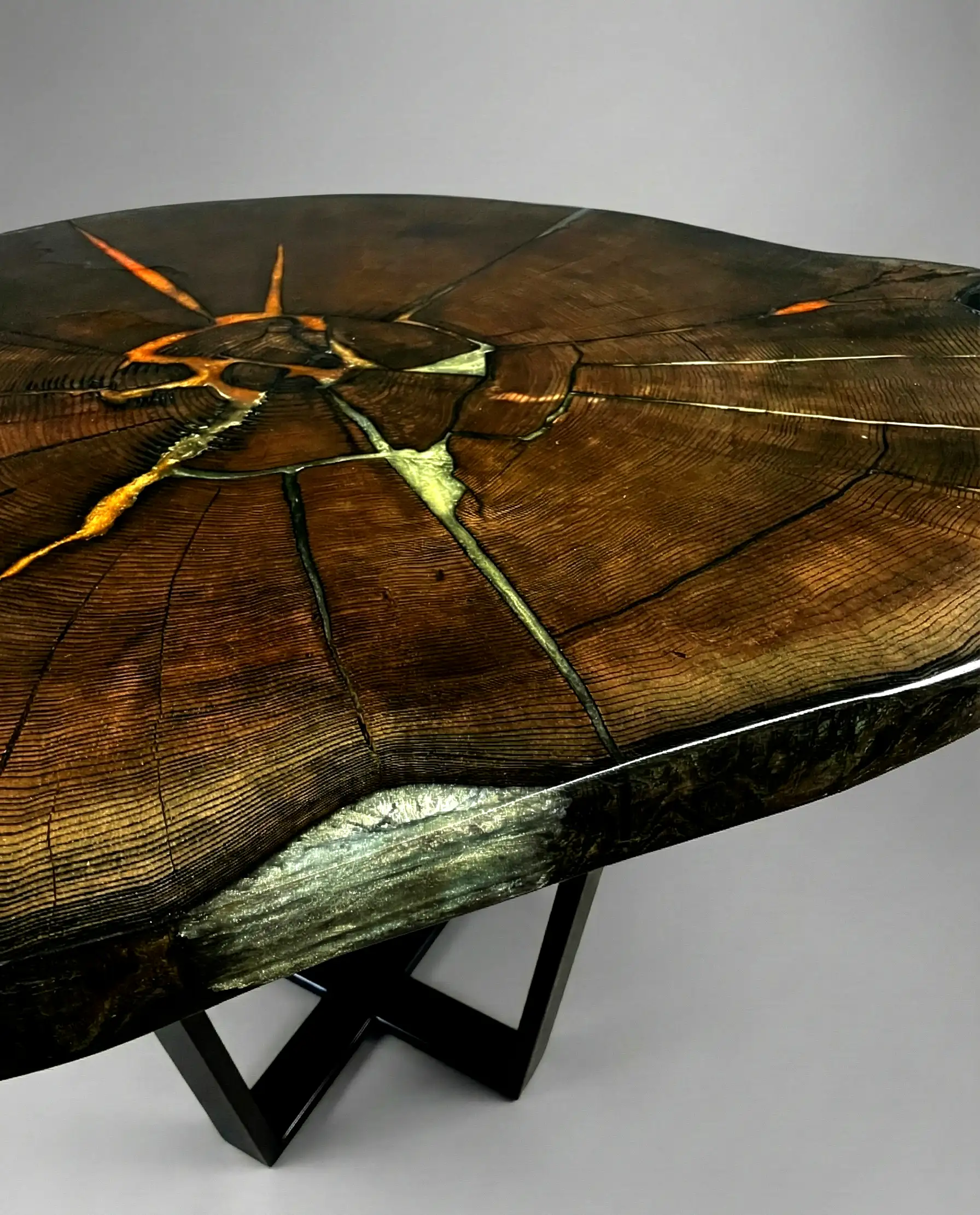 Stół jadalniany "Lot w kosmos"